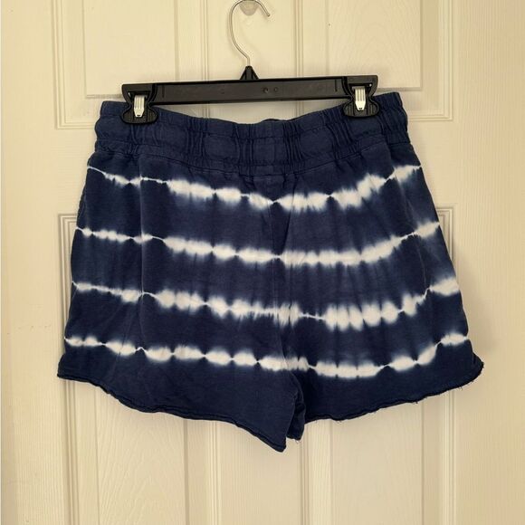 Tie-dyed shorts size small - Picture 2 of 3